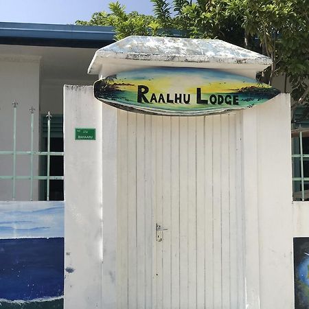 הימפושי Raalhu Lodge מראה חיצוני תמונה